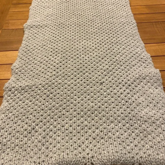 NEW Banana Republic Scarf - Picture 4 of 10